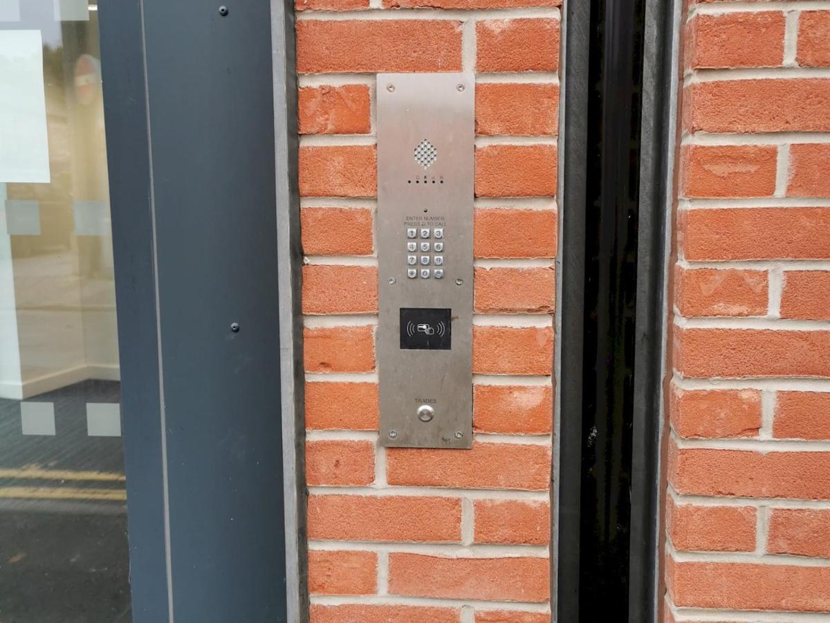 Апартаменты Pass The Keys Cosy High Street Studio With Free Parking Линкольн Экстерьер фото