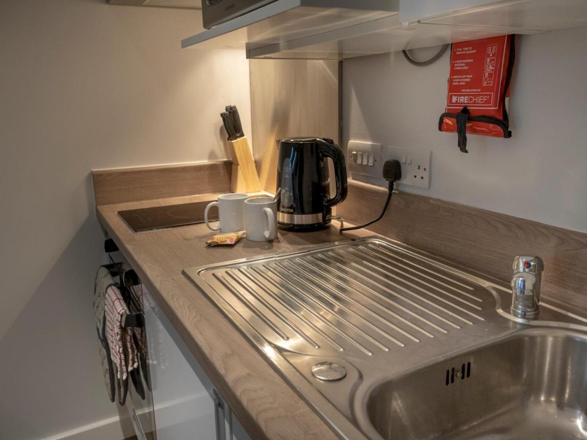 Апартаменты Pass The Keys Cosy High Street Studio With Free Parking Линкольн Экстерьер фото
